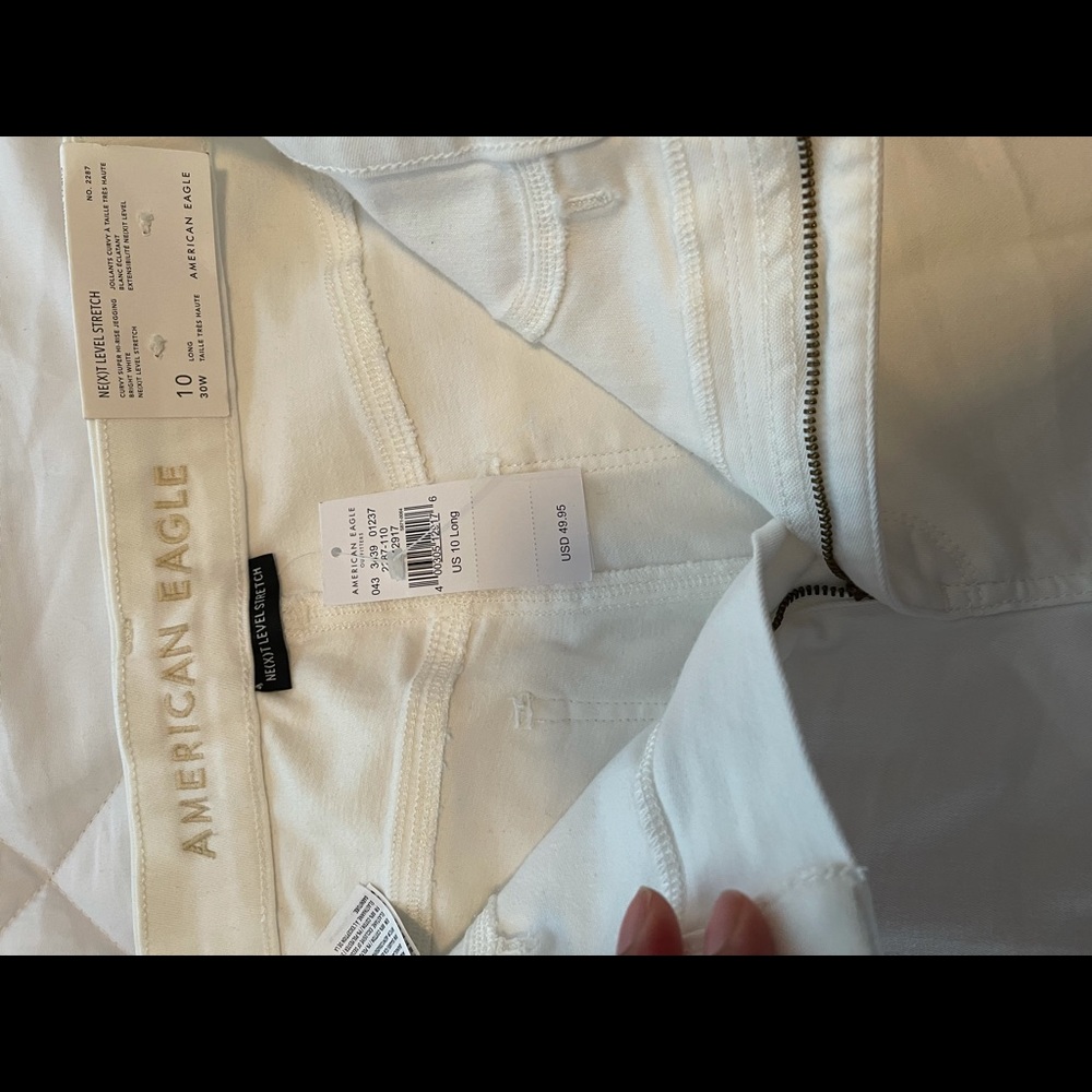 American Eagle White Jeans